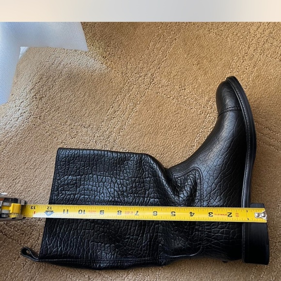 Pebbled leather Tory Burch mid calf boot - Picture 7 of 8